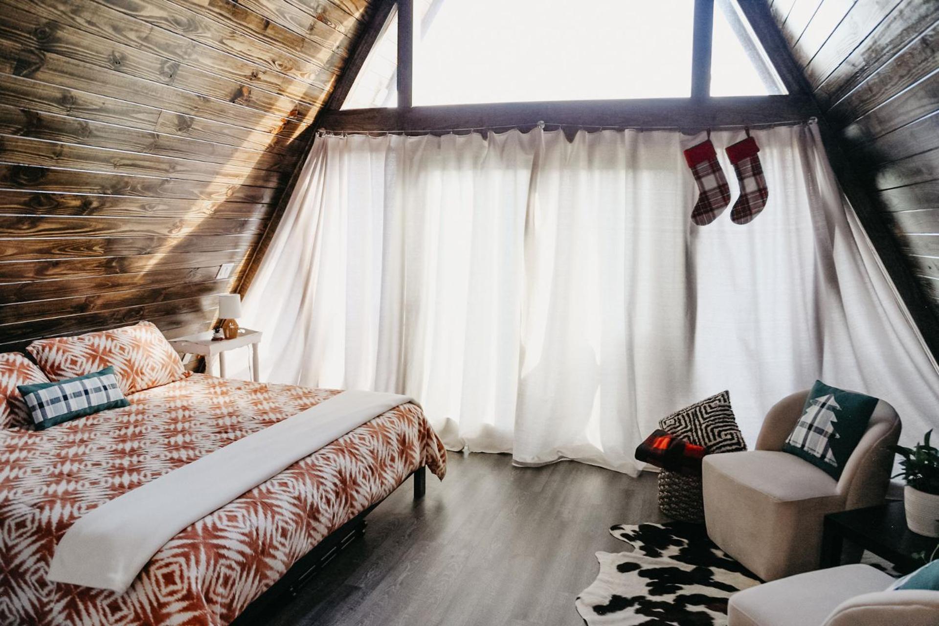 The Maverick: A-Frame W/ Hammock And Tree Top View Нью Браунфелс Экстерьер фото