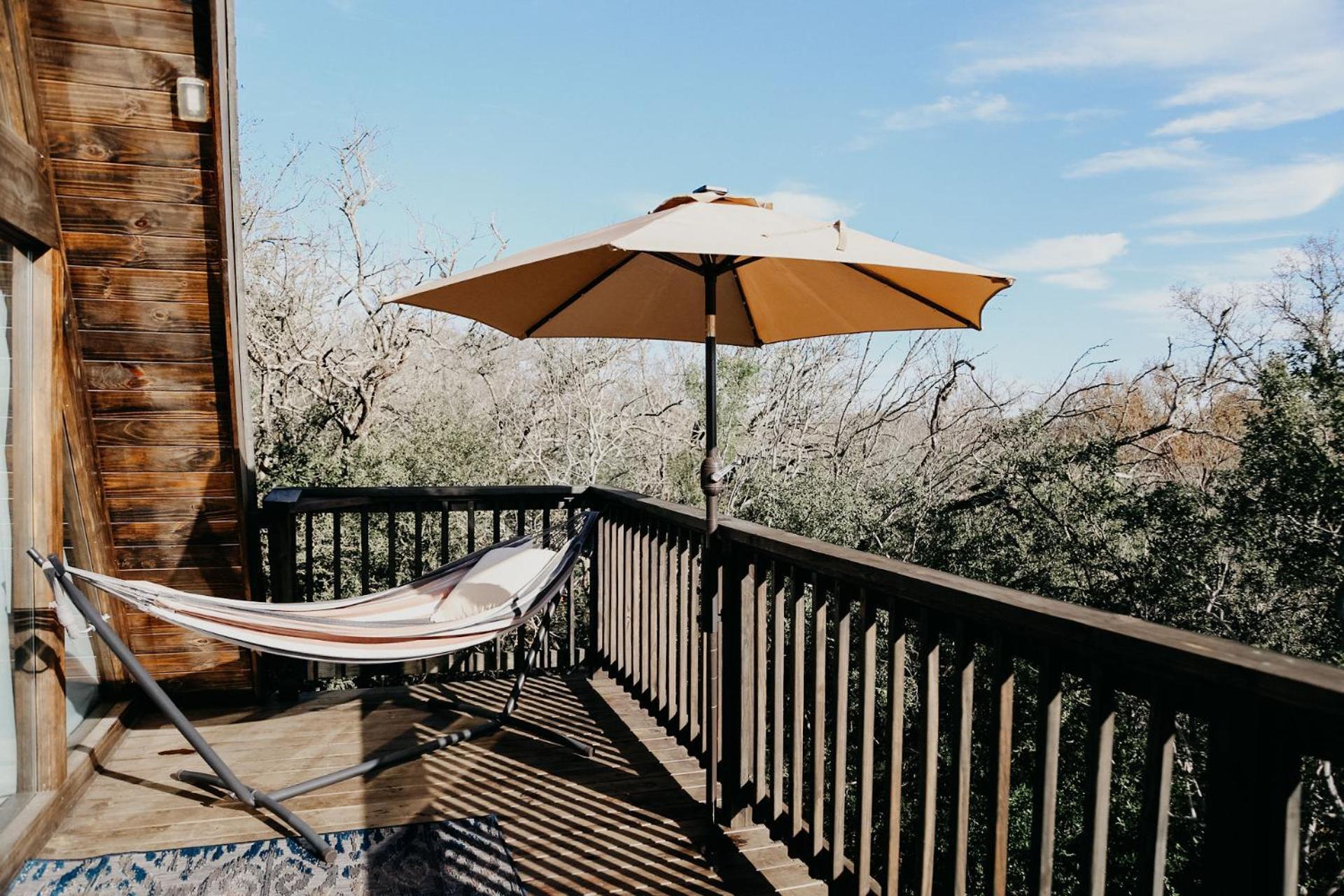The Maverick: A-Frame W/ Hammock And Tree Top View Нью Браунфелс Экстерьер фото
