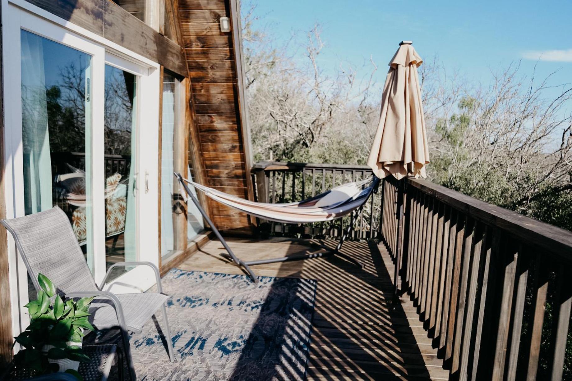 The Maverick: A-Frame W/ Hammock And Tree Top View Нью Браунфелс Экстерьер фото