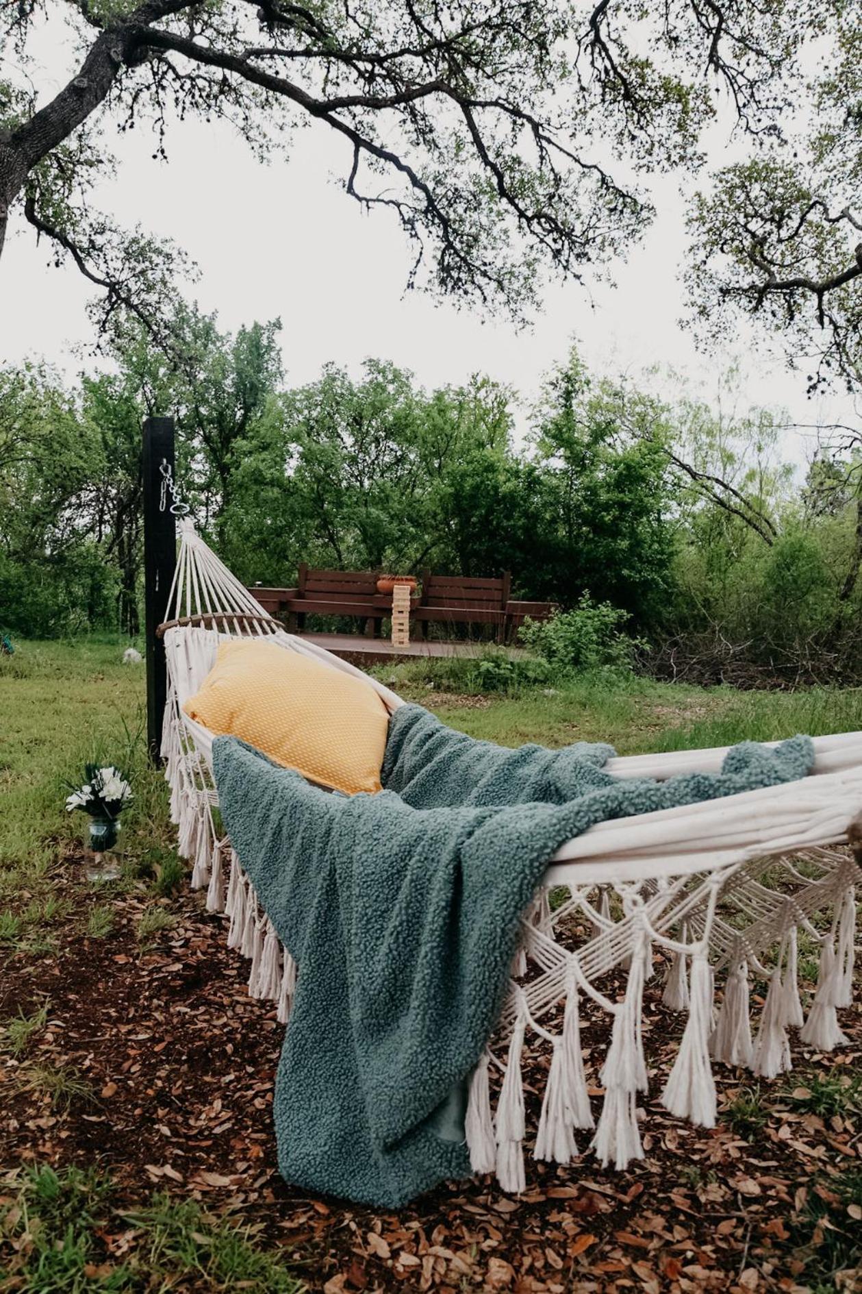 The Maverick: A-Frame W/ Hammock And Tree Top View Нью Браунфелс Экстерьер фото